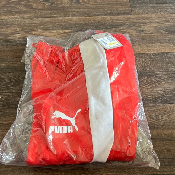 Puma Red Sweats - Picture 1 of 4